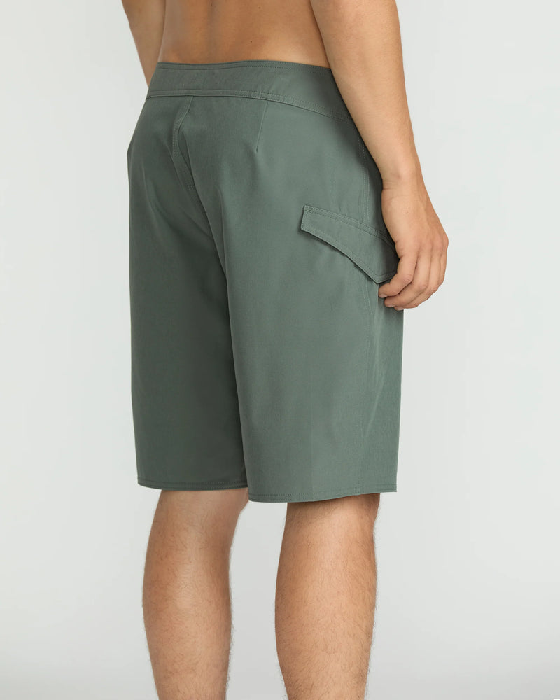 Load image into Gallery viewer, Volcom Men's Lido Solid Mod 20" Boardshorts