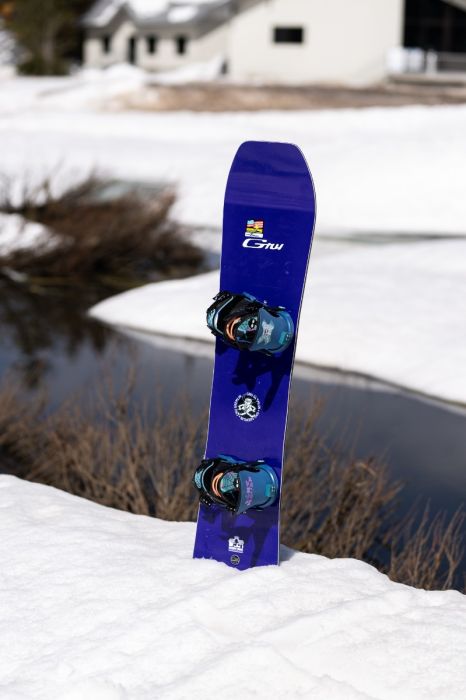 Load image into Gallery viewer, Gnu Gremlin Snowboard 2025