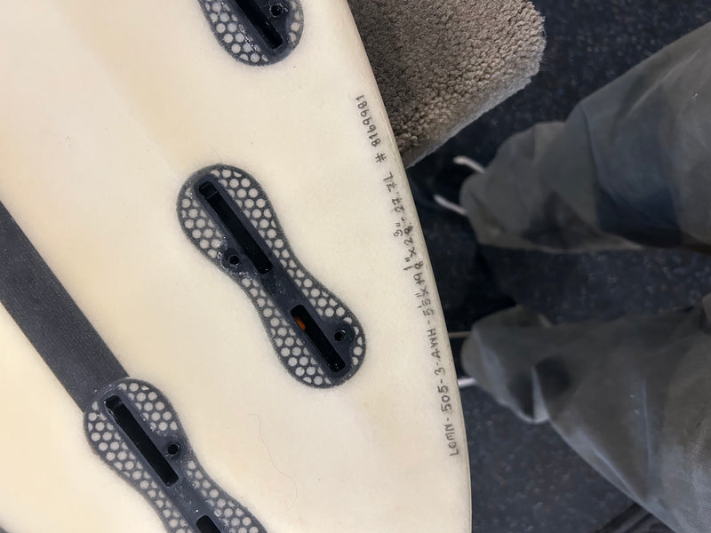 Load image into Gallery viewer, Slater Designs x Tomo Omni 5'5 USED