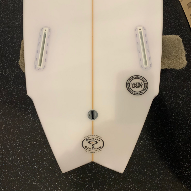 Load image into Gallery viewer, Channel Islands 5'9 Twin Fin