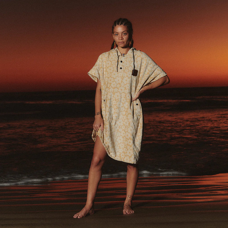 Load image into Gallery viewer, Slowtide Ginny Extra-Warm Poncho