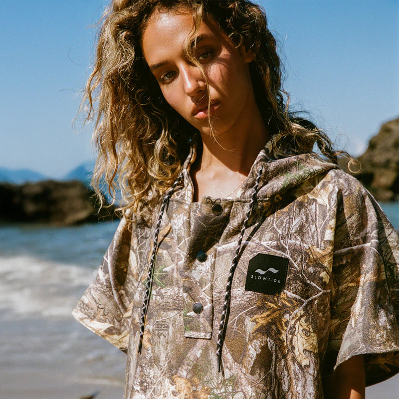 Load image into Gallery viewer, Slowtide Realtree Quick-Dry Poncho