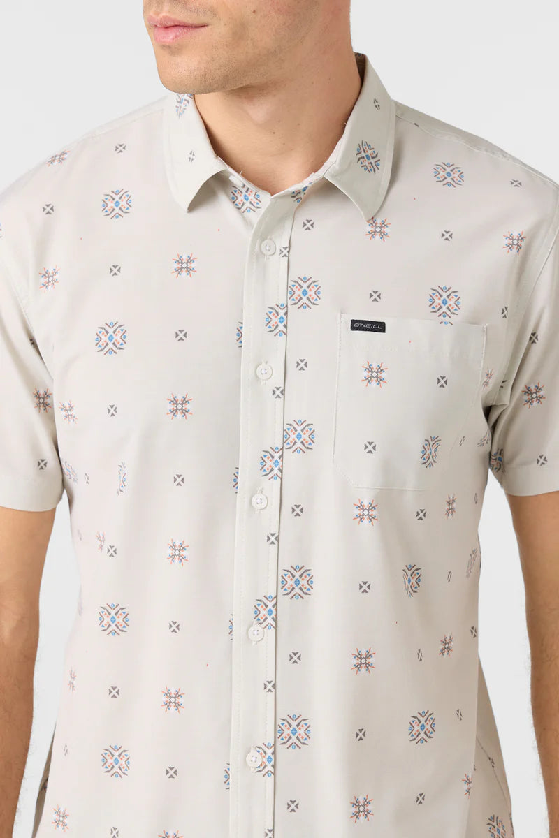 Load image into Gallery viewer, O'Neill TRVLR UPF Traverse Short Sleeve Standard Fit
