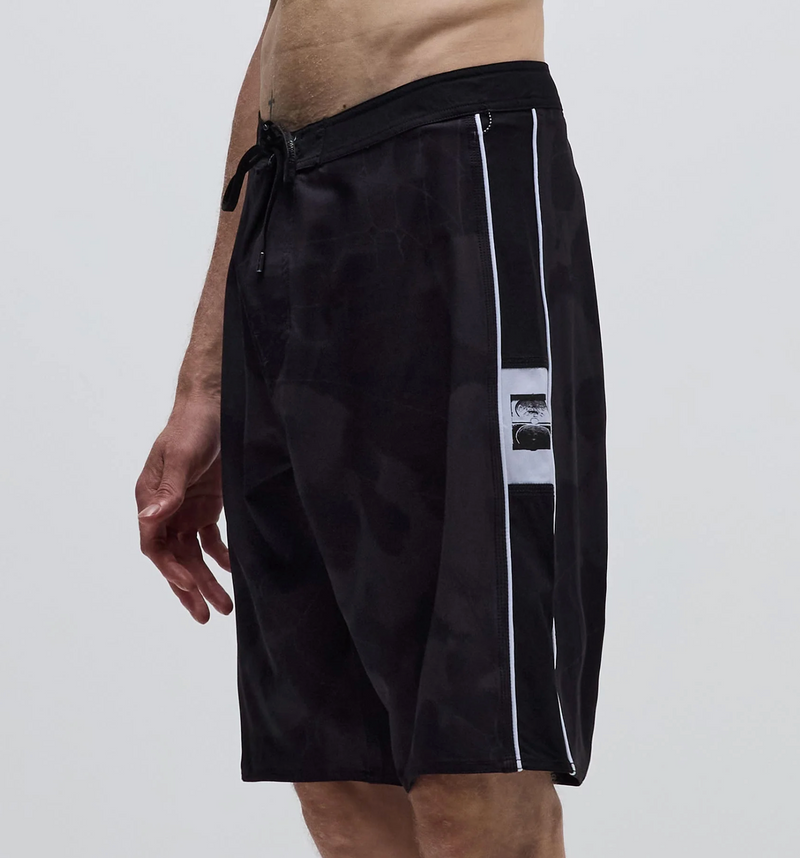 Load image into Gallery viewer, Former Vital 20" Trunk