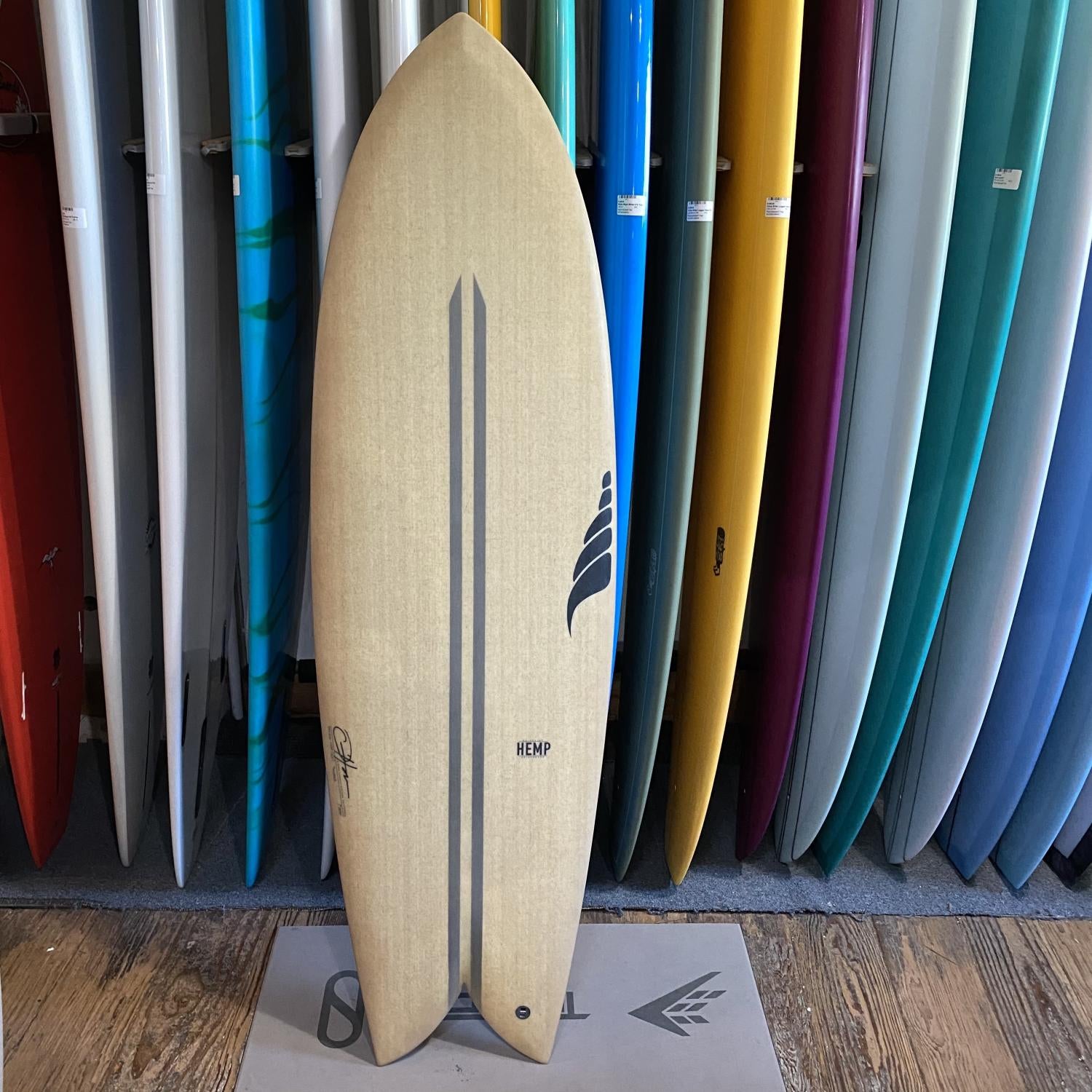 Solid Quad Fish 5'10 Bioflex Hemp deck