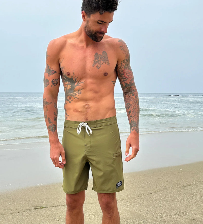Load image into Gallery viewer, Catch Surf Stealth Weekender Trunk 20"
