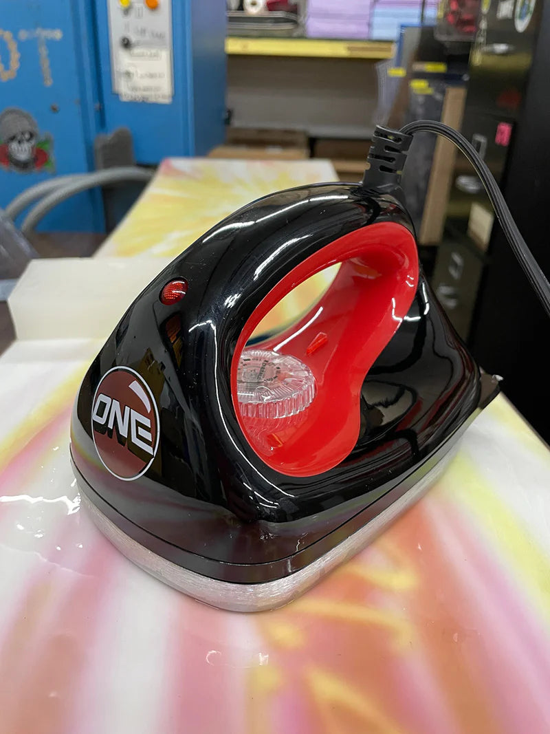 Load image into Gallery viewer, Oneball Iron w/ 65g Bar Wax