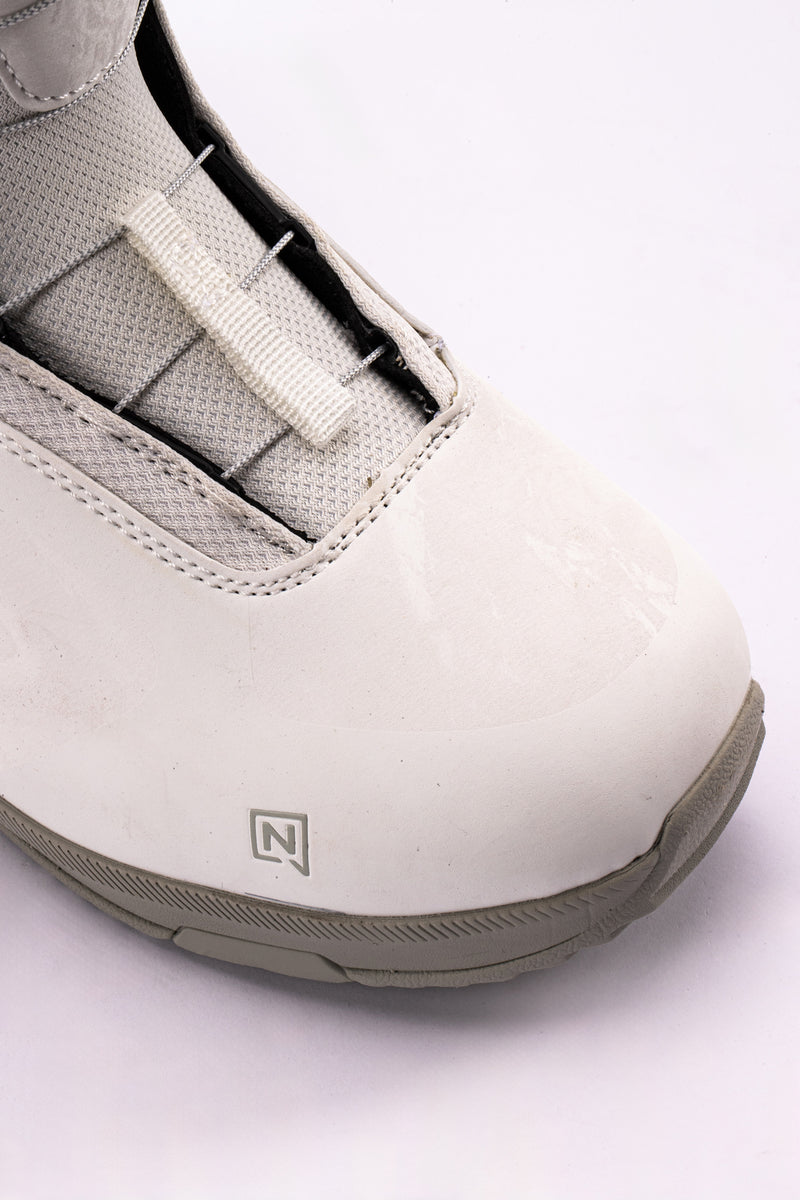 Load image into Gallery viewer, Nitro Scala BOA Women's Snowboard Boot 2027
