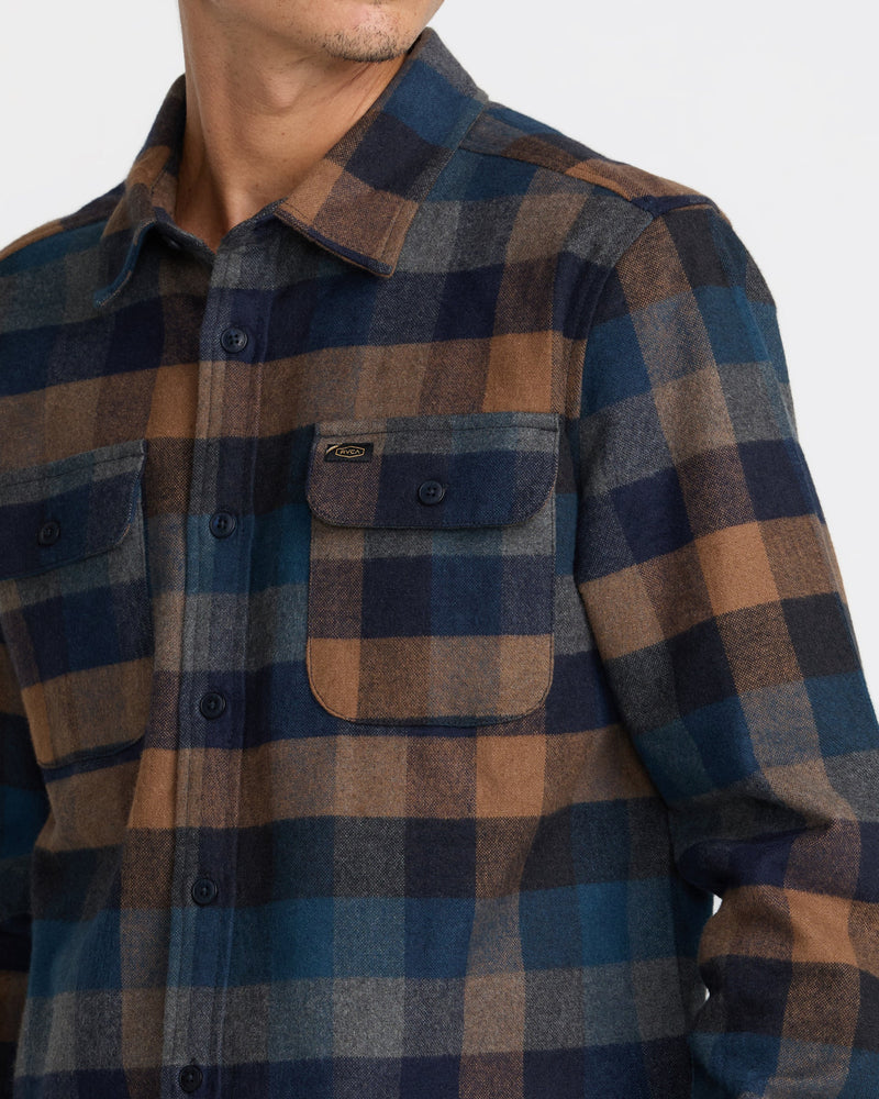 Load image into Gallery viewer, RVCA Dayshift Blanket Flannel Long Sleeve Shirt
