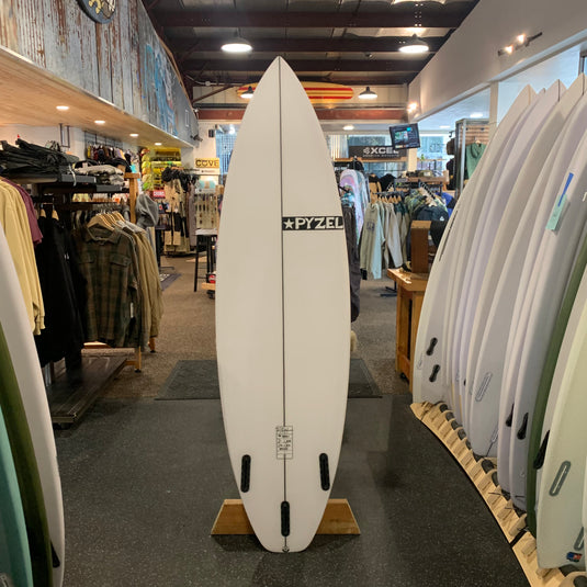 Pyzel Shadow 6'2