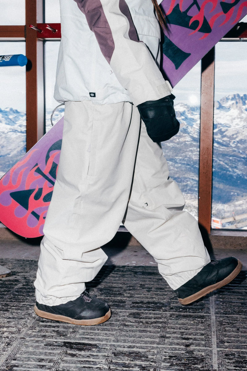 Load image into Gallery viewer, 686 Women's Outline Shell Pant
