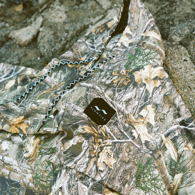 Load image into Gallery viewer, Slowtide Realtree Quick-Dry Poncho
