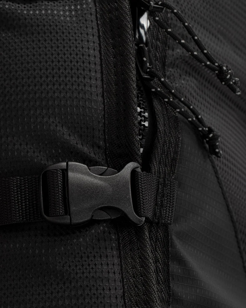 Load image into Gallery viewer, Creatures of Leisure Shortboard Triple DT2.0 7&#39;6 Surfboard Travel Bag
