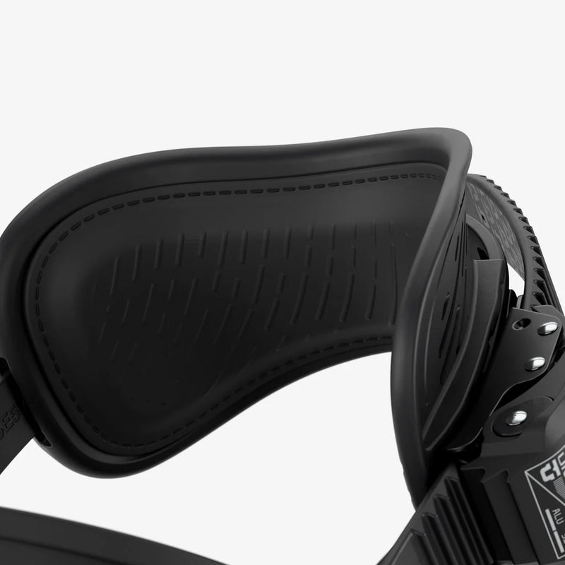 Load image into Gallery viewer, Union Strata Snowboard Binding 2026
