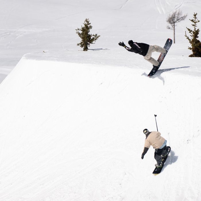 Load image into Gallery viewer, Lib Tech Skunk Ape Camber B-Grade Snowboard 2026
